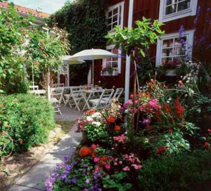 Garvaregarden Hotel , B&B Och Cafe Askersund Exterior photo